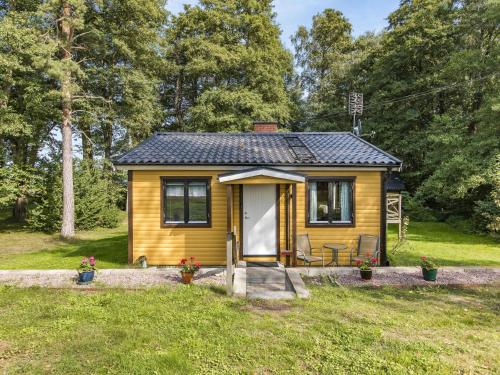 Holiday Home Kjuge Gula Huset by Interhome